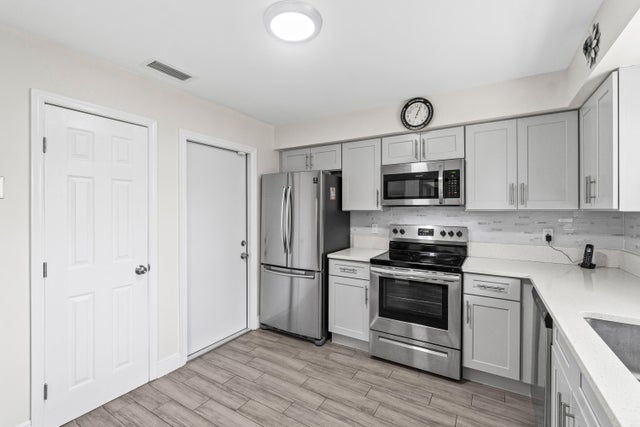 5 of 32 - 9975 Ligustrum Tree Way #b, Boynton Beach, FL