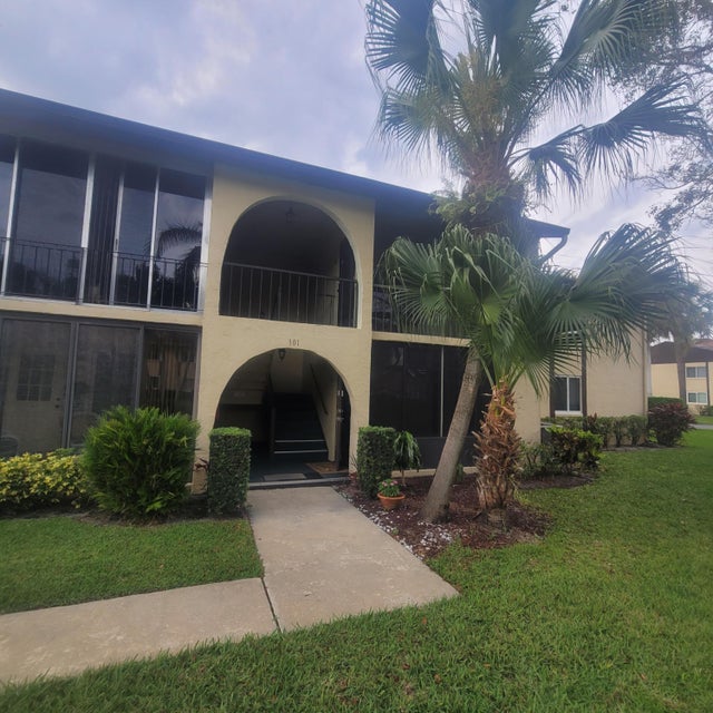 2 of 13 - 301 Pine Ridge Cir #b-1, Greenacres, FL