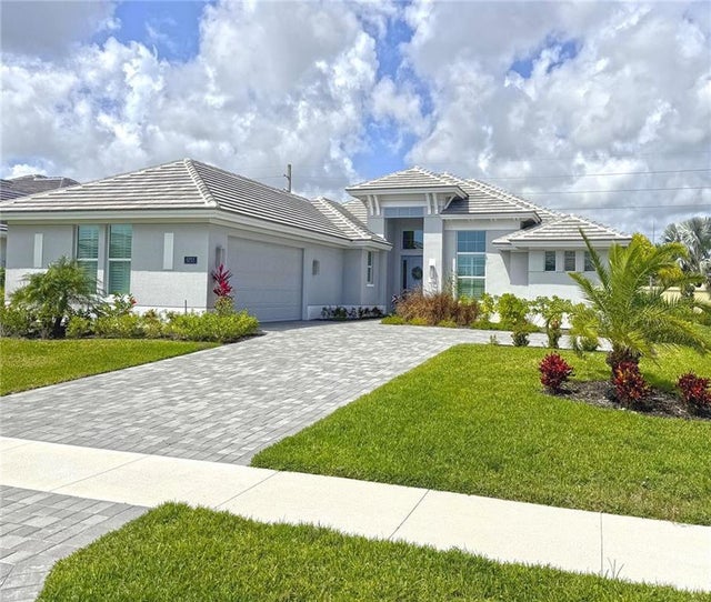 1 of 29 - 5733 Bent Pine Square, Vero Beach, FL