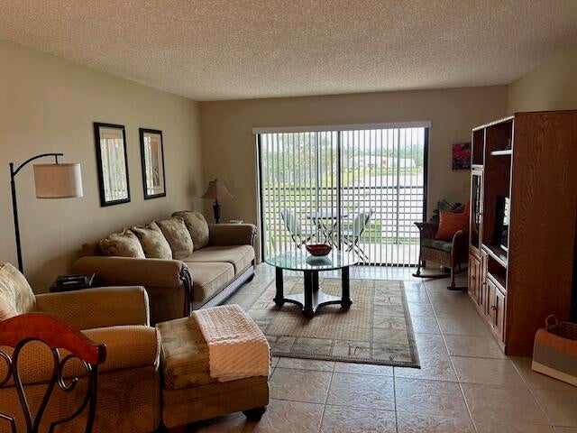 5 of 40 - 140 Lake Nancy Lane #213, West Palm Beach, FL