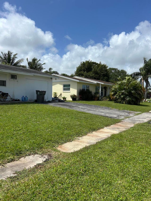 2 of 4 - 3206 Bermuda Road, Palm Beach Gardens, FL