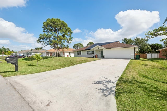 4 of 45 - 2813 Se Eagle Dr, Port Saint Lucie, FL