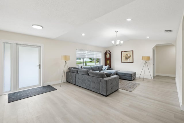 5 of 45 - 2813 Se Eagle Dr, Port Saint Lucie, FL