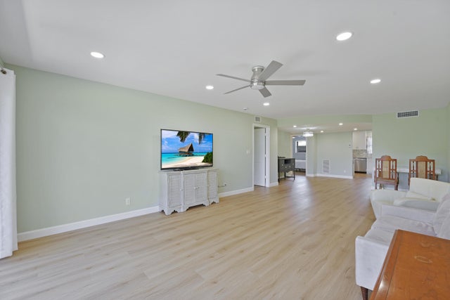 4 of 25 - 801 Lake Shore Drive #112, Lake Park, FL