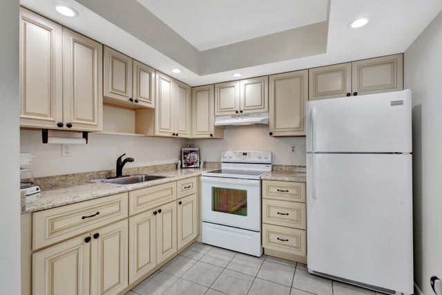 4 of 83 - 161 Normandy #d, Delray Beach, FL