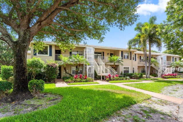 2 of 38 - 34 Stratford Lane #c, Boynton Beach, FL