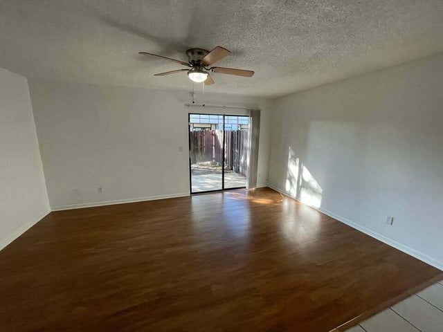 2 of 5 - 5029 Breckenridge Pl #11, West Palm Beach, FL