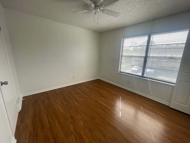 4 of 5 - 5029 Breckenridge Pl #11, West Palm Beach, FL