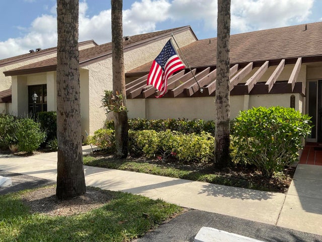 1 of 34 - 3898 Vine Tree Trail #b, Lake Worth, FL