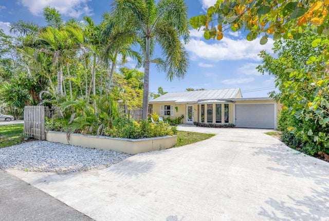 1 of 28 - 1940 Doffer Lane, North Palm Beach, FL