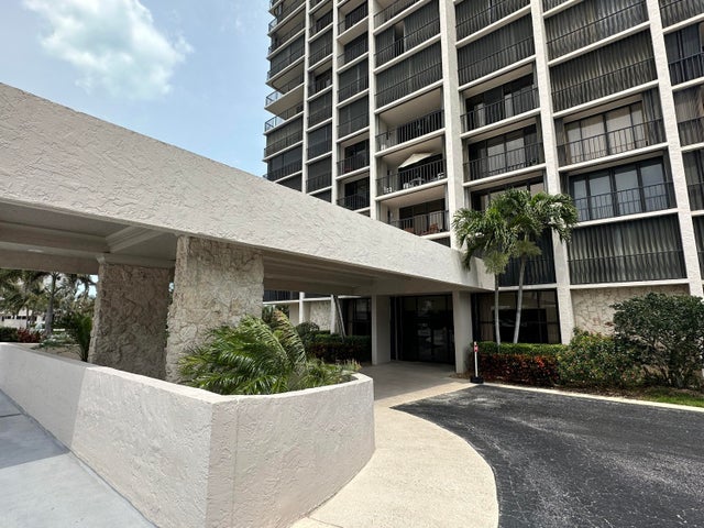 1 of 61 - 5047 N Highway A1a #ph-2, Hutchinson Island, FL