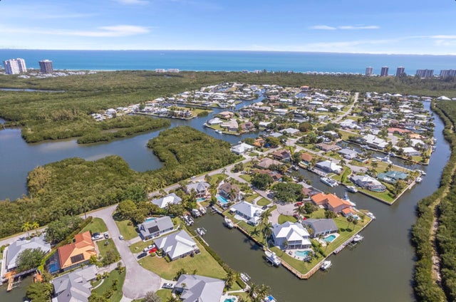 3 of 36 - 121 Queen Eugenia Ct, Hutchinson Island, FL