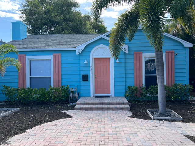 1 of 26 - 1021 N Palmway, Lake Worth Beach, FL