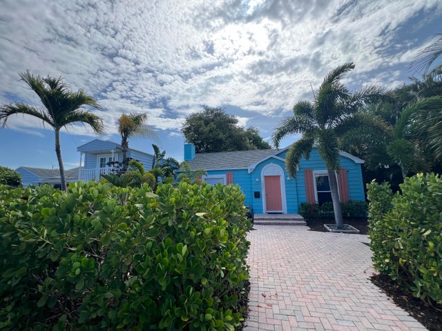 3 of 26 - 1021 N Palmway, Lake Worth Beach, FL