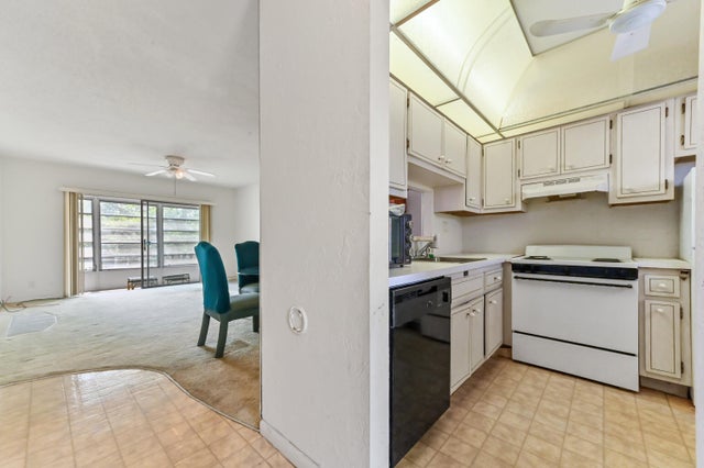 5 of 22 - 4321 Nw 16th Street #c302, Lauderhill, FL