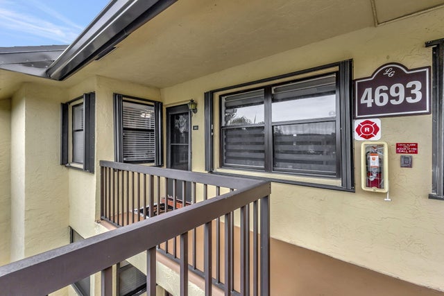 3 of 33 - 4693 Lucerne Lakes Blvd E #203, Lake Worth, FL