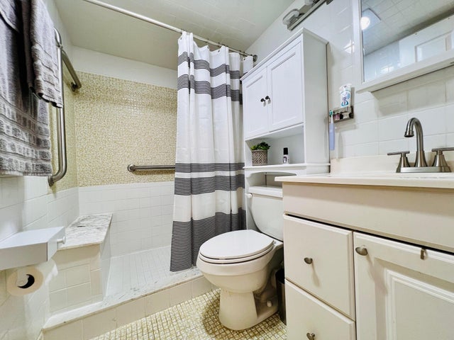 5 of 14 - 135 Dorchester F, West Palm Beach, FL
