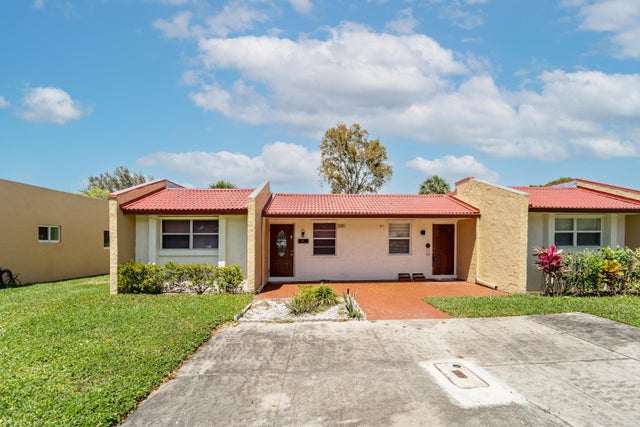 3 of 43 - 107 Lake Anne Drive, West Palm Beach, FL