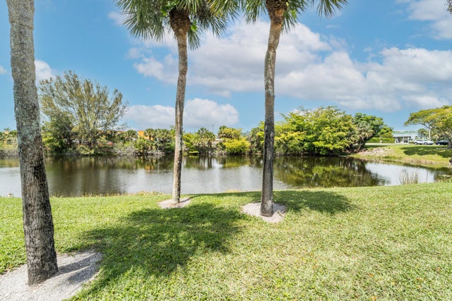 4 of 43 - 107 Lake Anne Drive, West Palm Beach, FL