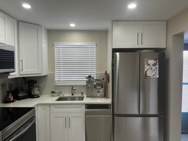 2 of 11 - 725 Lori Drive #306, Palm Springs, FL