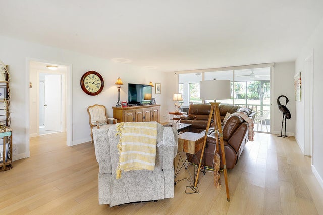2 of 30 - 1 Se Turtle Creek Drive #a, Jupiter, FL