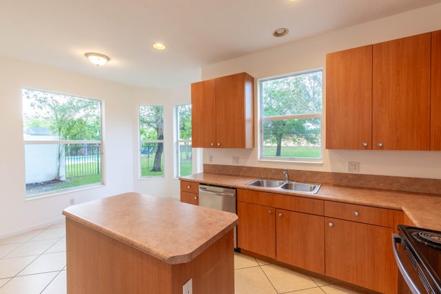 5 of 50 - 143 Catania Way, Royal Palm Beach, FL