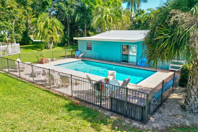 1 of 33 - 108 Ne Carlisle Lane, Port Saint Lucie, FL