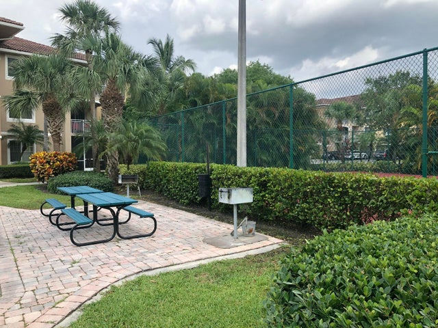 5 of 19 - 6450 Emerald Dunes Drive #301, West Palm Beach, FL