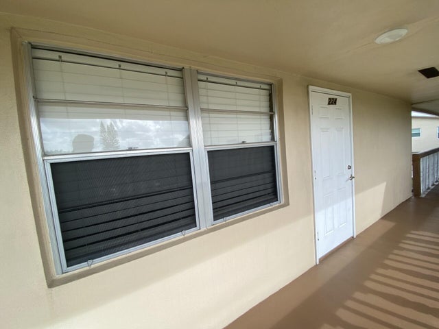 2 of 32 - 224 Chatham #k, West Palm Beach, FL
