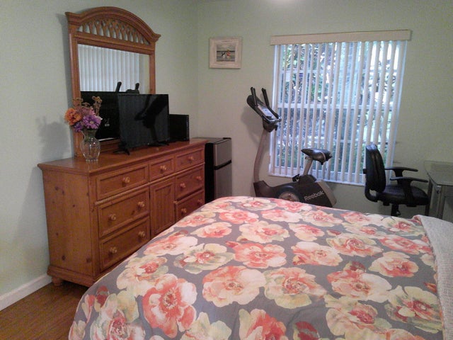 5 of 28 - 9492 Swansea Lane, West Palm Beach, FL