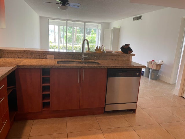 4 of 15 - 2851 S Palm Aire Drive #101, Pompano Beach, FL