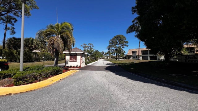 2 of 15 - 4239 Oak Terrace Drive, Greenacres, FL