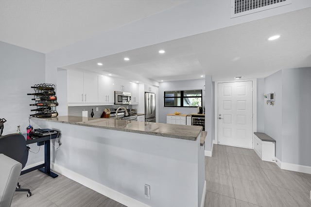 5 of 34 - 12870 Briarlake 201 Drive #201, Palm Beach Gardens, FL