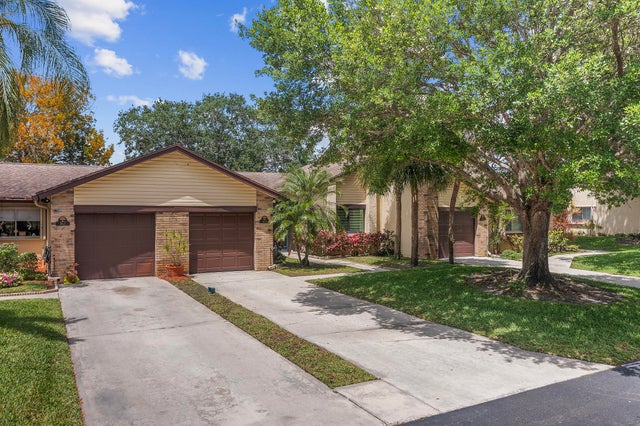 1 of 38 - 160 Ramblewood Circle, Royal Palm Beach, FL