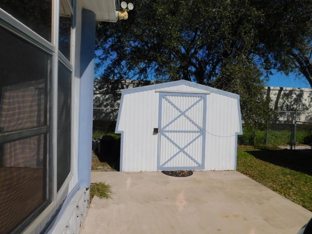 2 of 9 - 40 Tangerine Avenue, Fort Pierce, FL