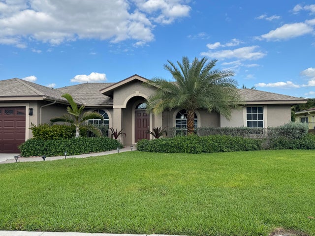 3 of 20 - 215 Monterey Way, Royal Palm Beach, FL