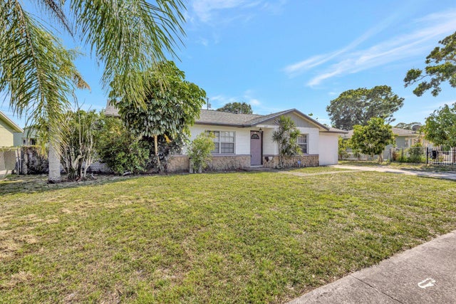 3 of 40 - 107 Gotham Drive, Fort Pierce, FL