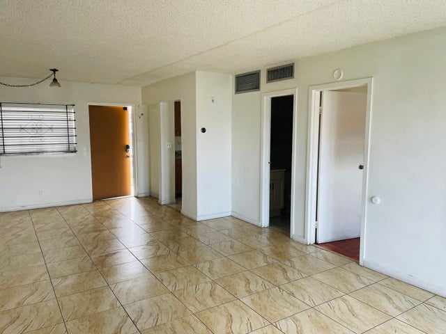 3 of 11 - 4191 Nw 26th Street #371, Lauderhill, FL