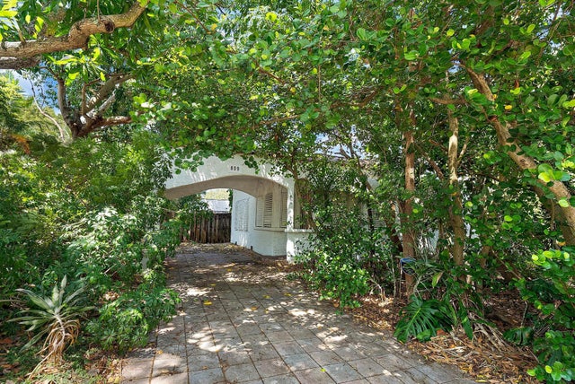 3 of 9 - 809 37th Street, West Palm Beach, FL