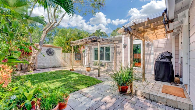 1 of 33 - 42 Palm Square, Delray Beach, FL