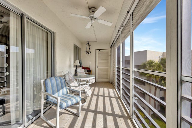 4 of 32 - 3186 Via Poinciana #409, Lake Worth, FL