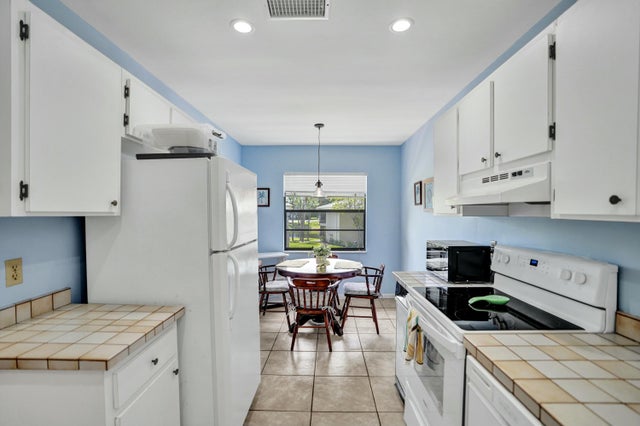 2 of 64 - 19 Stratford Drive #f, Boynton Beach, FL