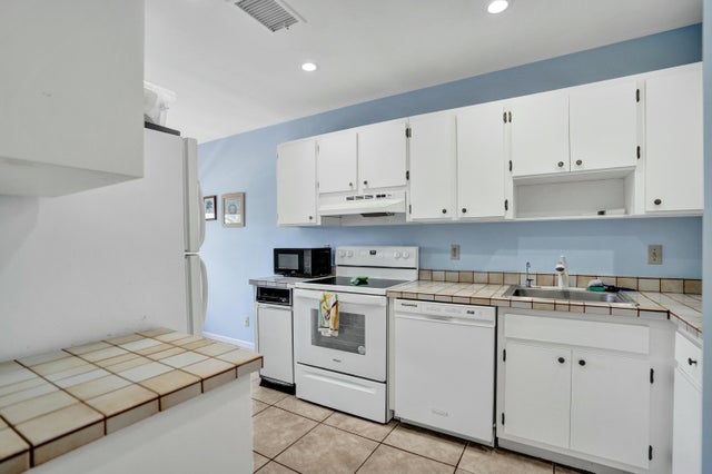 3 of 64 - 19 Stratford Drive #f, Boynton Beach, FL