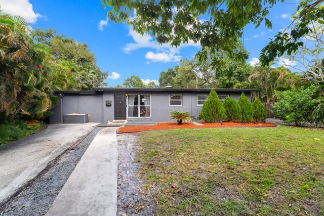 4 of 27 - 2869 Sw 13th Court, Fort Lauderdale, FL