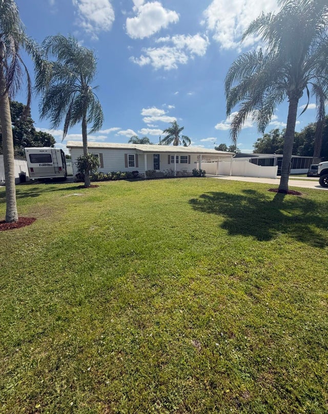 1 of 33 - 145 Liberty Wy, Fort Pierce, FL