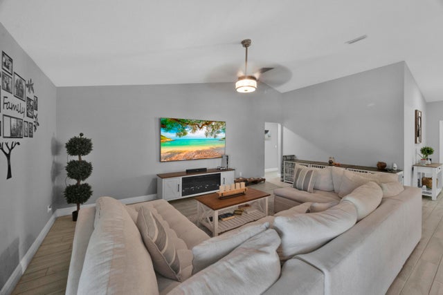 4 of 50 - 482 Sw Tulip Boulevard, Port Saint Lucie, FL
