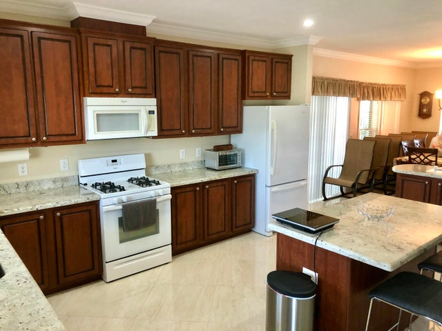 3 of 46 - 1215 Poinsettia Drive, Deerfield Beach, FL