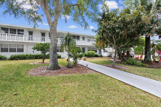 1 of 31 - 412 Sheffield Q, West Palm Beach, FL