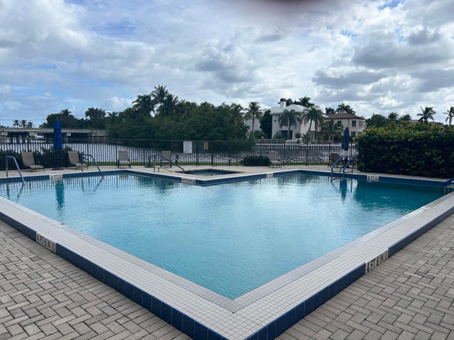 1 of 16 - 11370 Twelve Oaks Way #117, North Palm Beach, FL