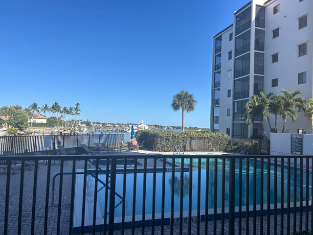 3 of 16 - 11370 Twelve Oaks Way #117, North Palm Beach, FL